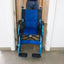 Aluminium vouwrolstoel en remmen met blauwe handgreep